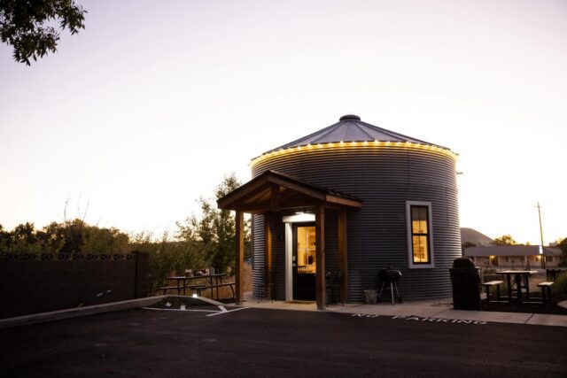 Local holiday festivities are just around the corner! For more information visit LaVerkinWinterfest.com
#silo #vacation #holidayfestivities #zionnationalpark #winterfest