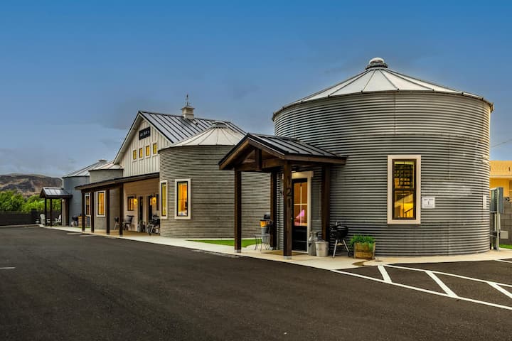 0ec46e22-8740-4f56-8656-c2b7b13a1d3c