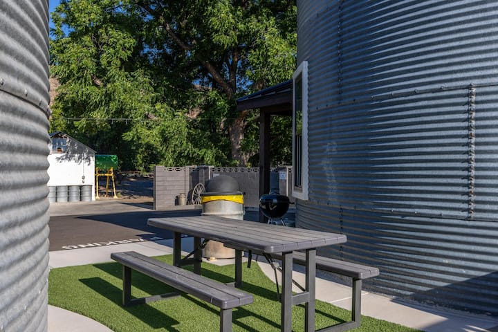 ba57772d-63aa-4d98-b29a-82bc61177083