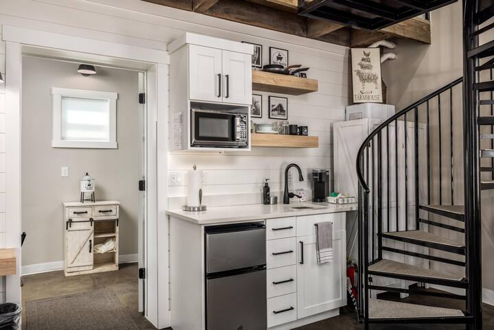 d6bd9711-f9a4-4d8e-bba9-3ba864011245