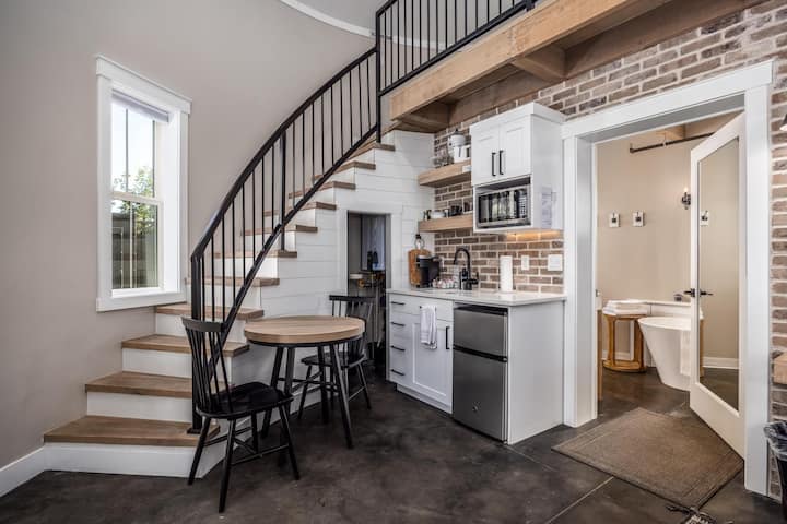 e1bfa436-f957-44a1-85a0-a84298b3a1de