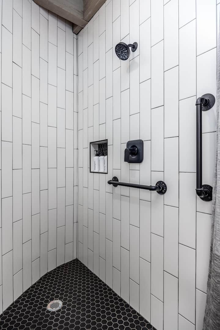 e26f4503-d269-4a4b-8af7-34dda4a2be20